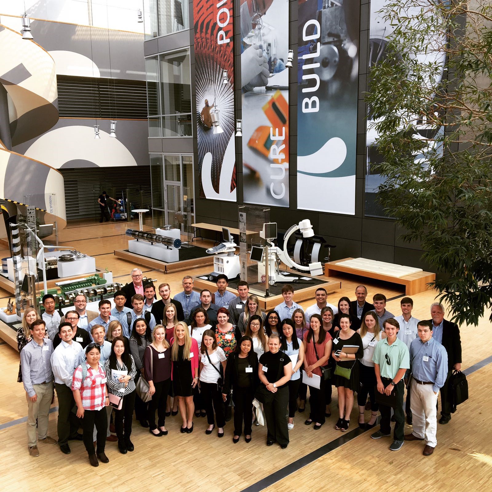 students touring the ge global research center